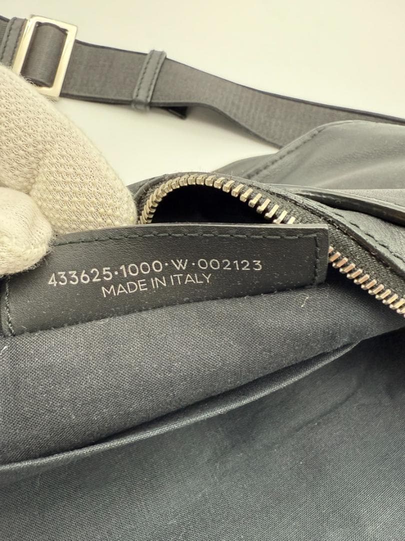 美品✨バレンシアガ パンチングロゴ レザー ボディバッグ ベルトバッグ 黒