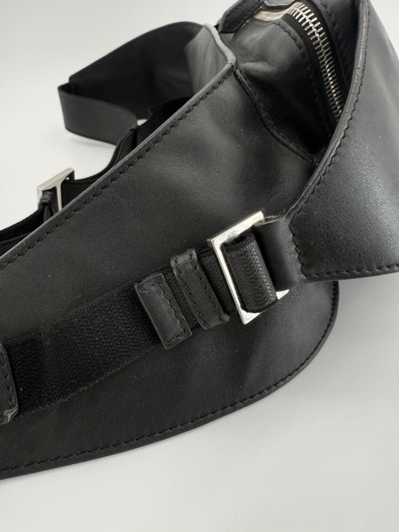 美品✨バレンシアガ パンチングロゴ レザー ボディバッグ ベルトバッグ 黒