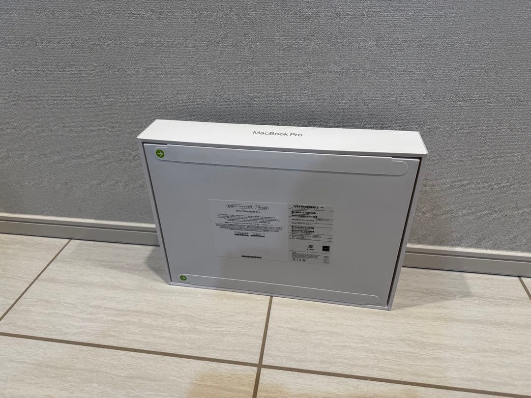 新品未使用 14インチMacBookPro M3 8GB/1TB スペースグレー