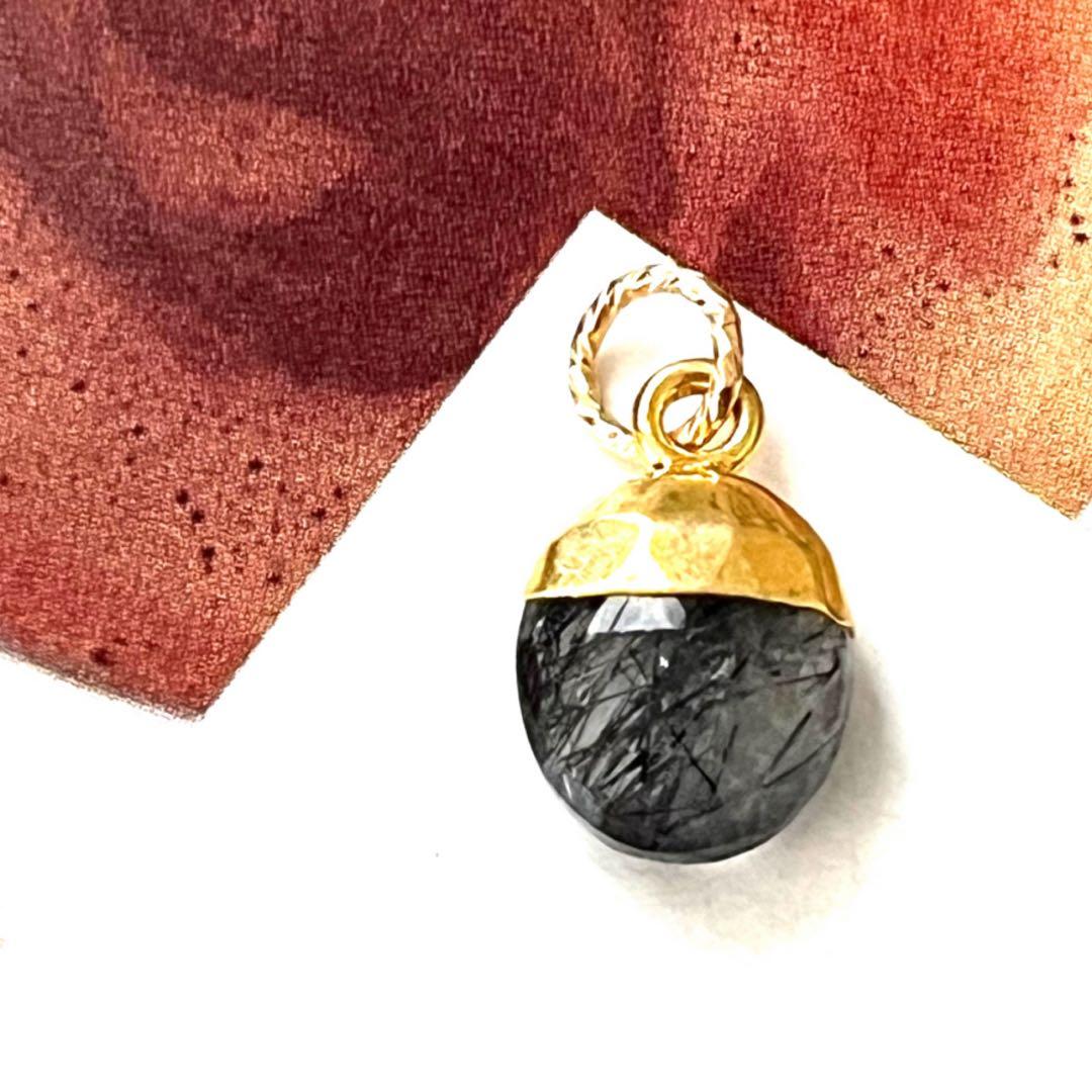 ちか☺︎ 1点作品☆ レインボームーンストーンピアス