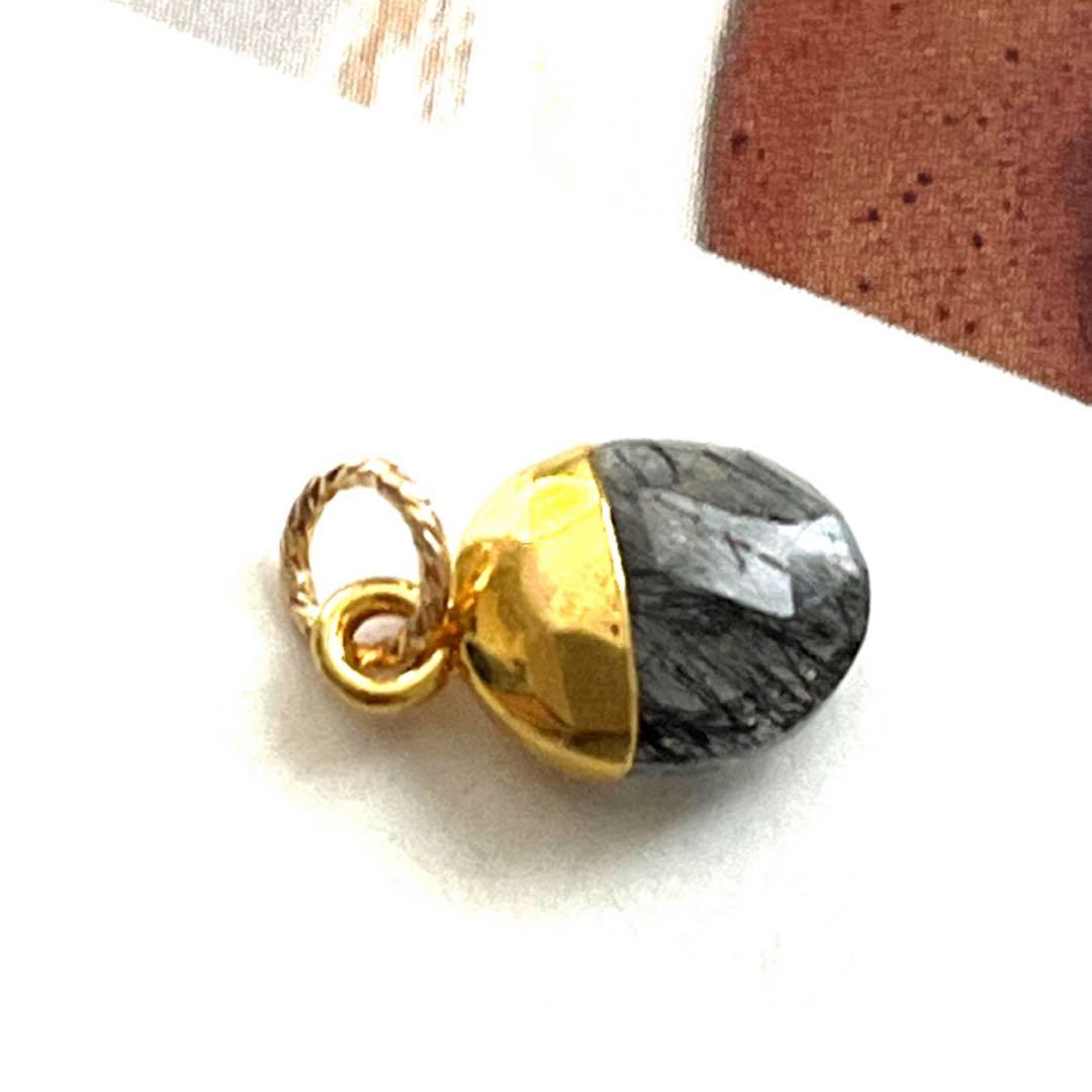 ちか☺︎ 1点作品☆ レインボームーンストーンピアス