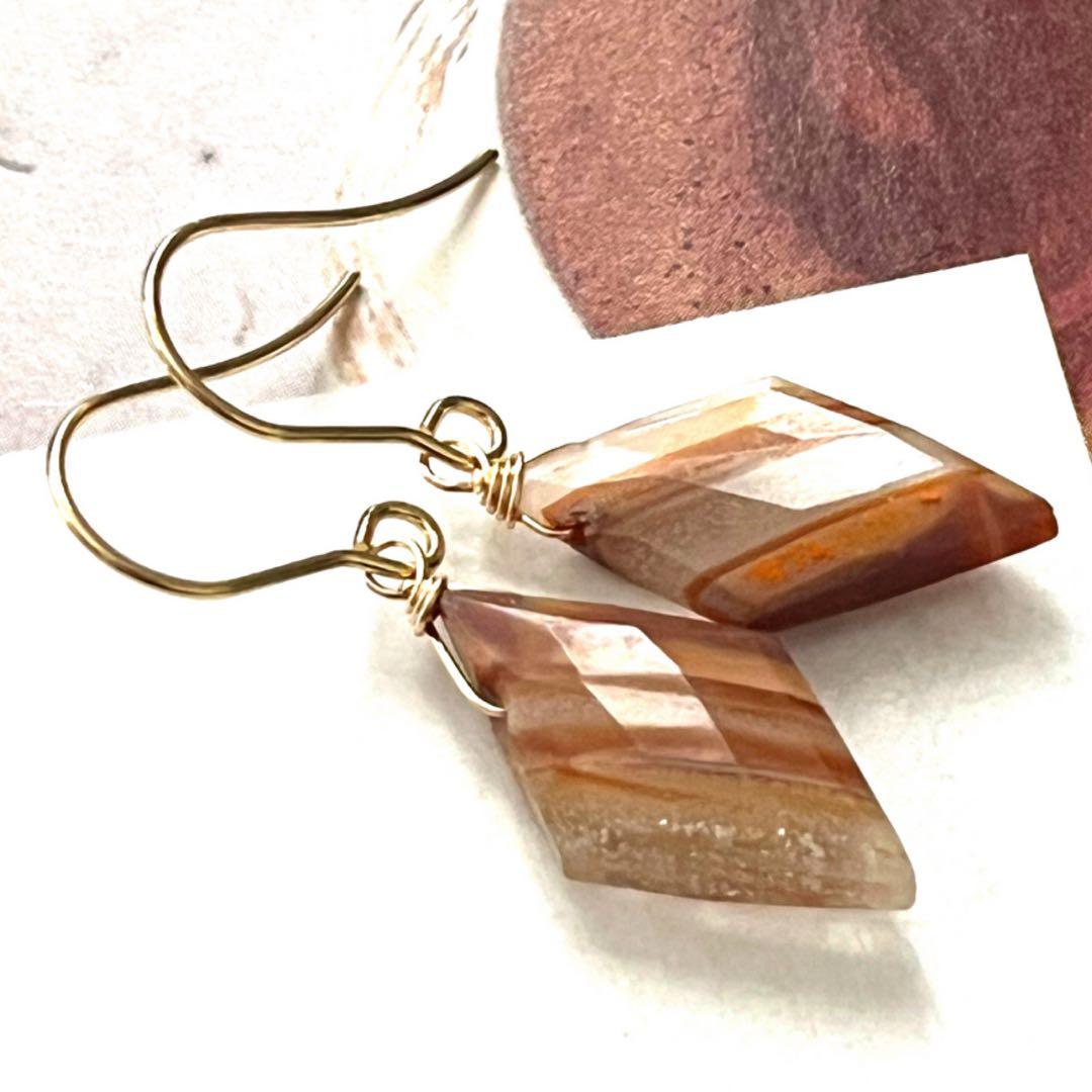 ちか☺︎ 1点作品☆ レインボームーンストーンピアス