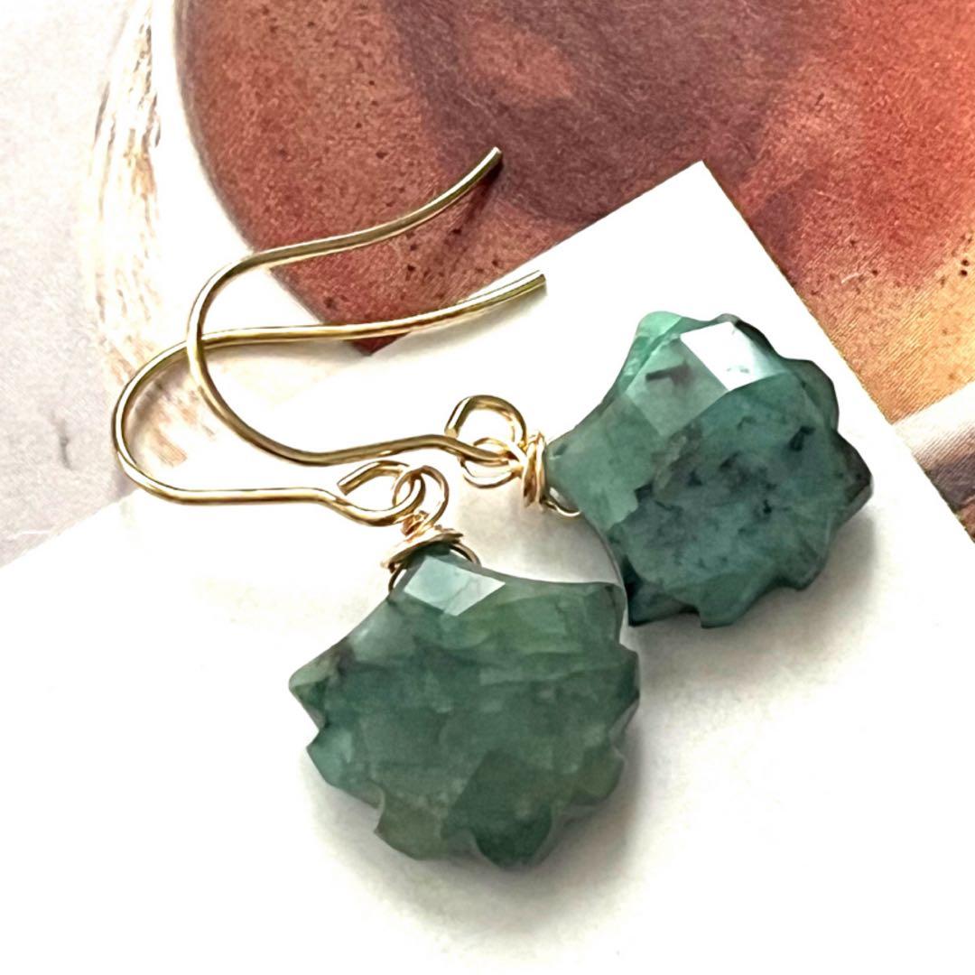 ちか☺︎ 1点作品☆ レインボームーンストーンピアス