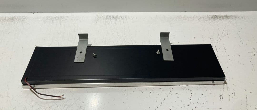 ワンマンアンドン灯824カーテンレール挟み込み取り付け仕様