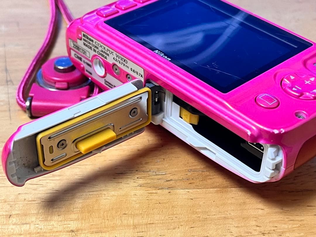 Nikon COOLPIX W100 ピンク