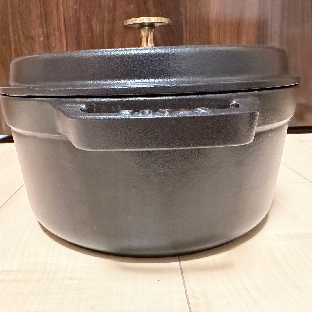 美品！ ストウブ【Staub】ピコ・ココット ラウンド 22cm 無水鍋