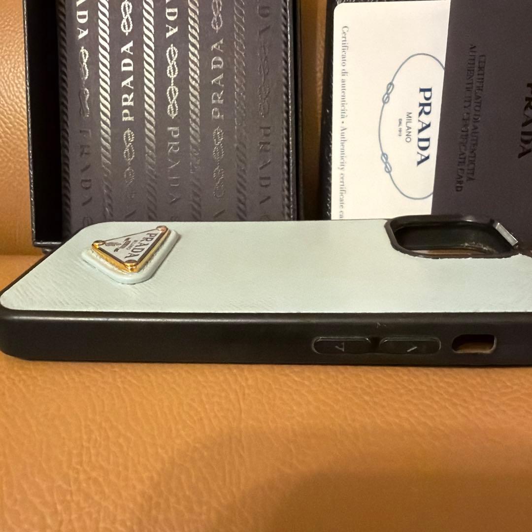 プラダ　iPhone13mini用カバー　水色　中古