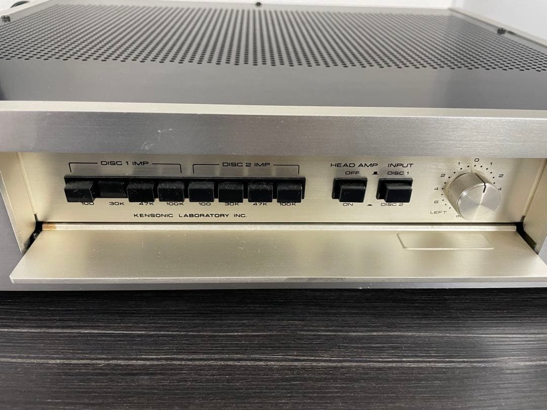 Accuphase アキュフェーズ　C-220 プリアンプ　通電確認済み