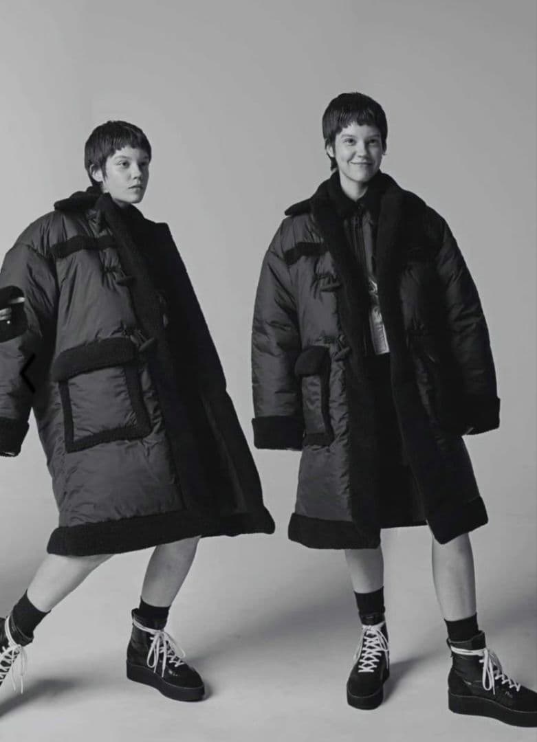 ほぼ未使用品 オニツカタイガー ダウンコート