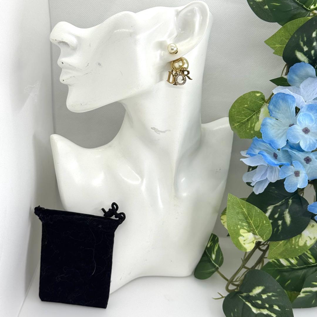 DIOR パール トライバル 片耳ピアス ラインストーン付き 070883