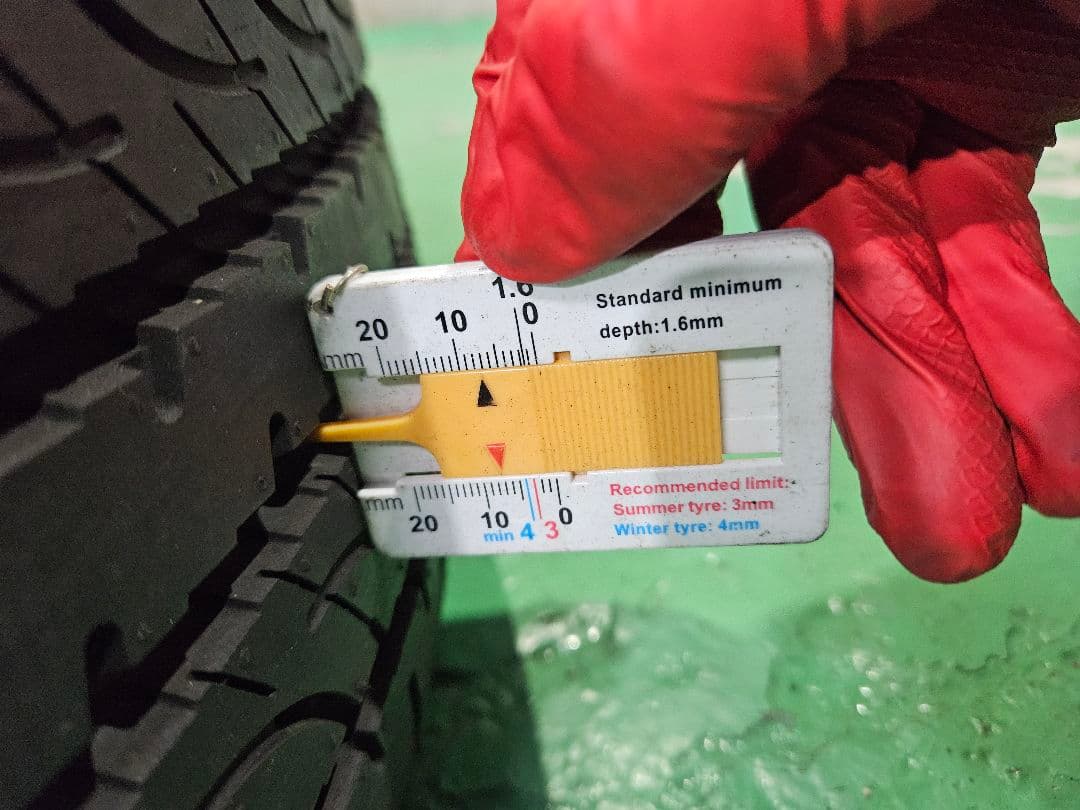 デリカD5 ジャスパー 18インチ 純正ホイールタイヤセット