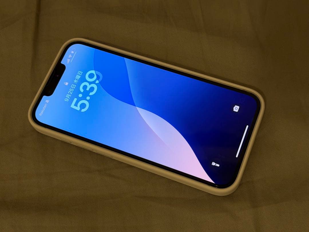 iPhone16e 128GB 1年保証　SIMフリー　ホワイト