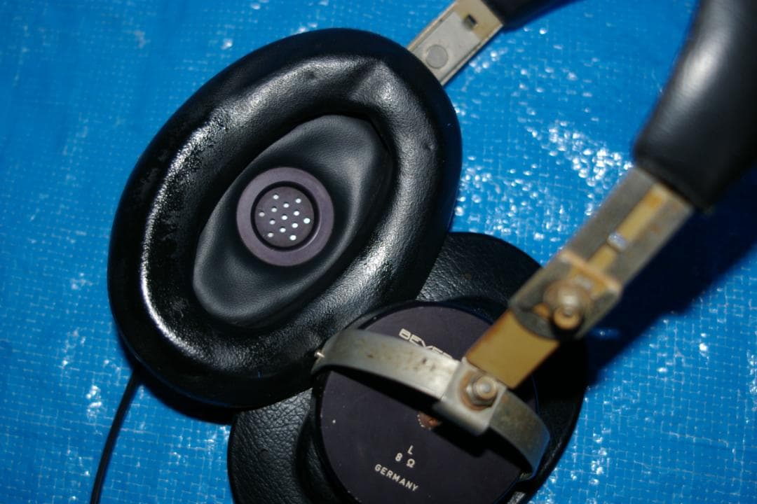 Beyerdynamic DT 48 ヘッドフォン中古難ありの出品です、