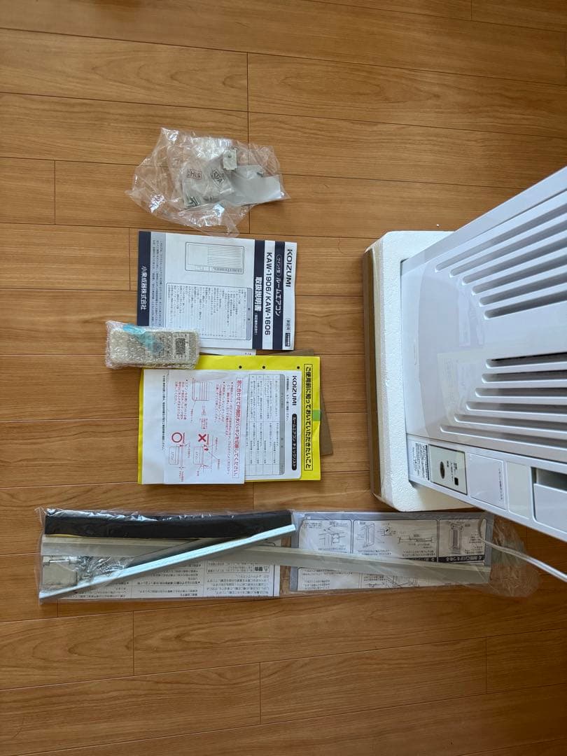 2021年製　KOIZUMI 窓用エアコン KAW-1906/W 中古