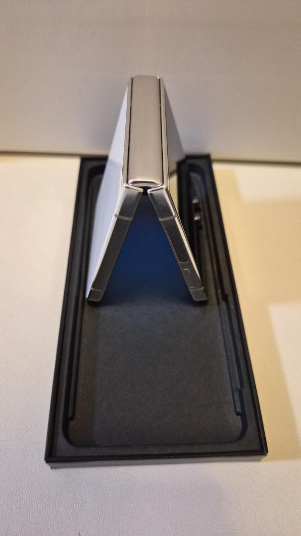 Galaxy Z Flip5　au版　本体　256GB（付属品全て含め）