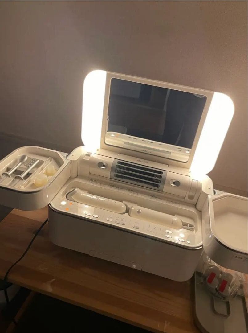 SAQINA　サキナ　美顔器　スチーム　赤外線　ビジュー　エステ