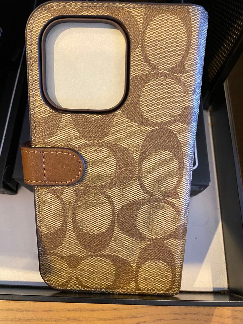 【Coach】　iPhone 14 pro 専用ケース①