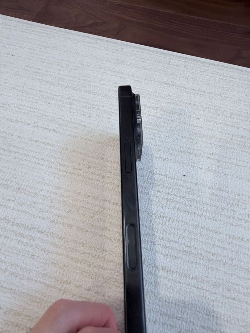 iPhone16Pro 128GBブラックチタニウム バッテリー100%