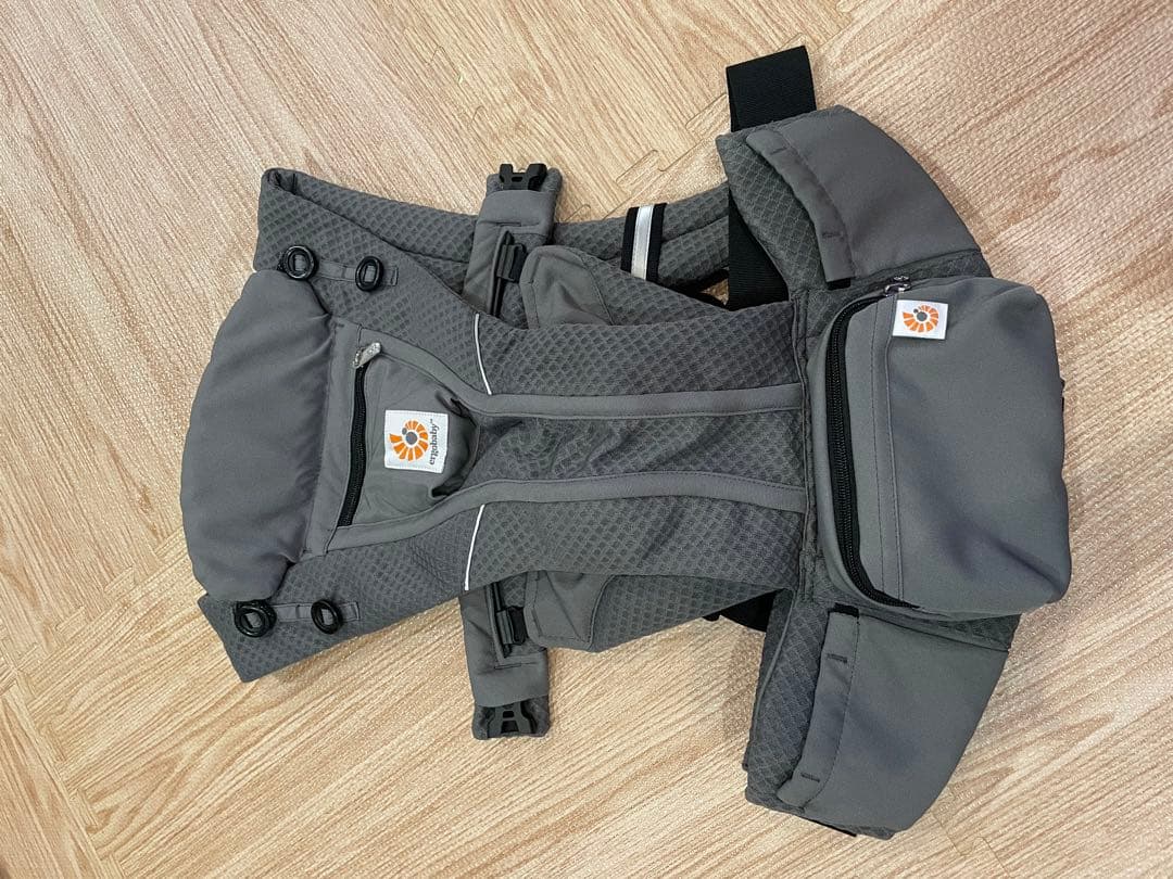 みさき】ergobaby OMNI Breeze 抱っこ紐 グレー