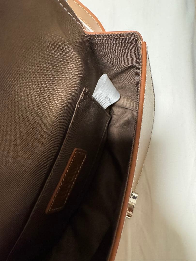 ウィムガゼット　Hoaw. ボディバッグ　早い者勝ち