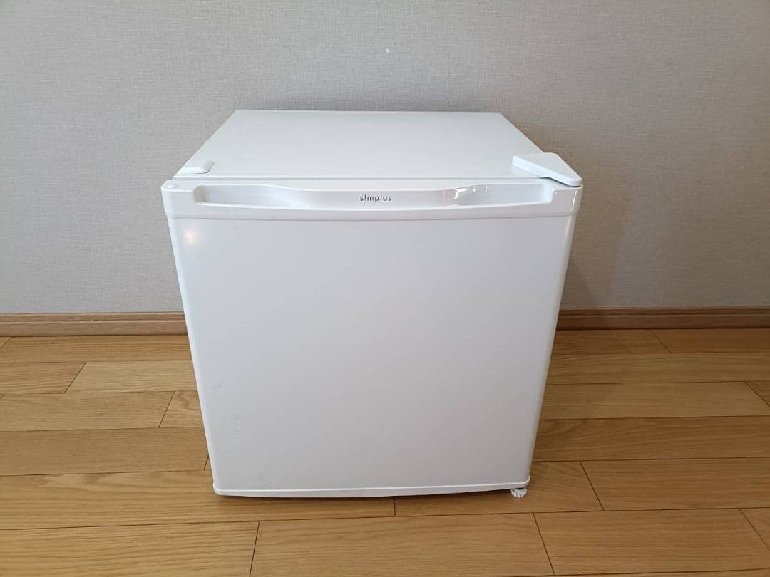 simplus 1ドア小型冷凍庫 SP-32LF1