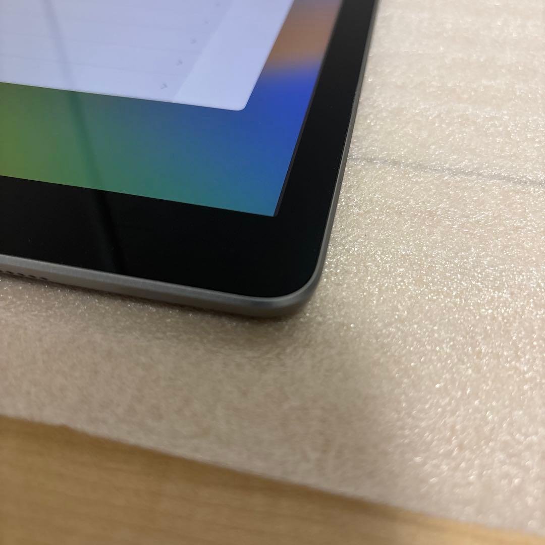 iPad 第5世代 32GB Wifi+Cellular A1823