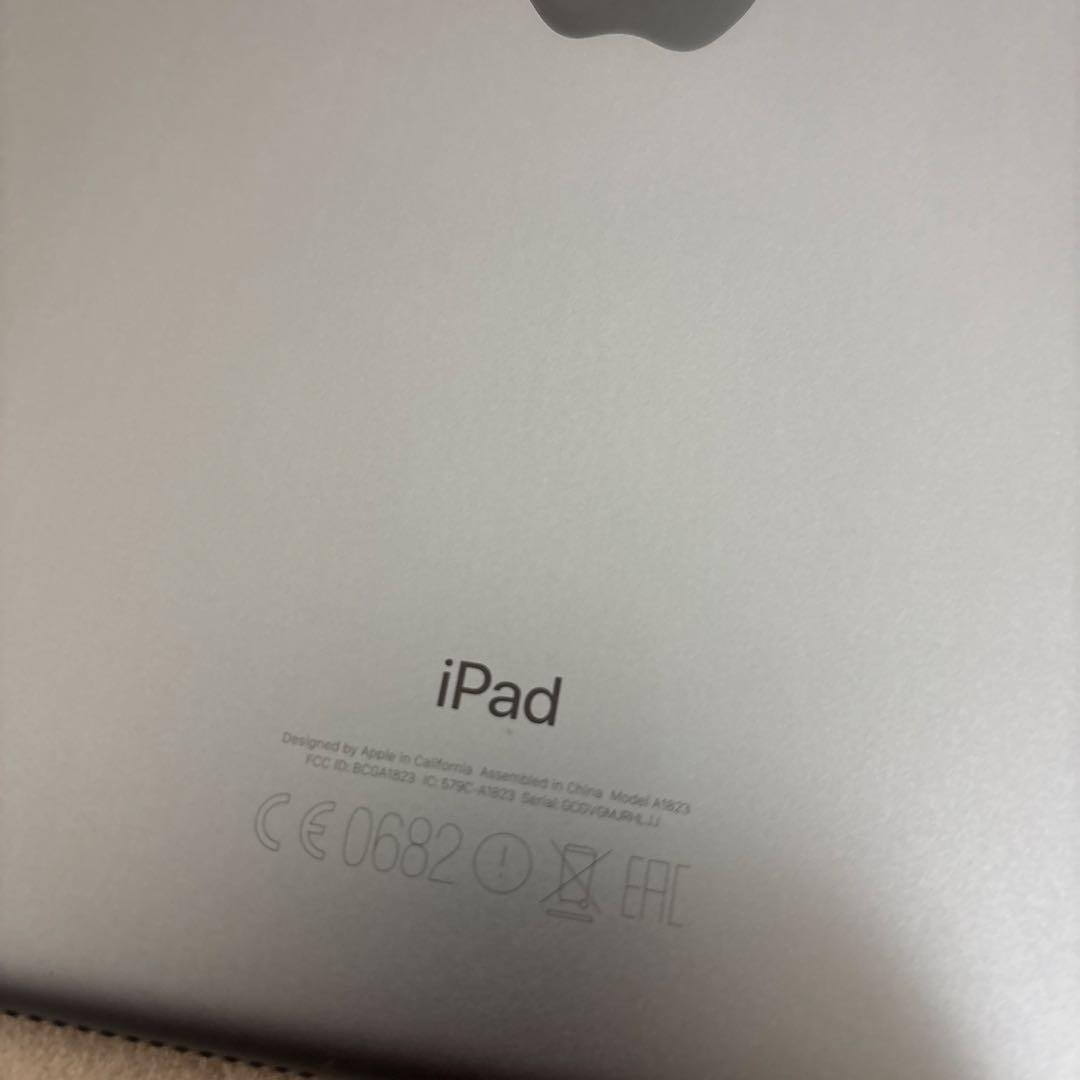 iPad 第5世代 32GB Wifi+Cellular A1823