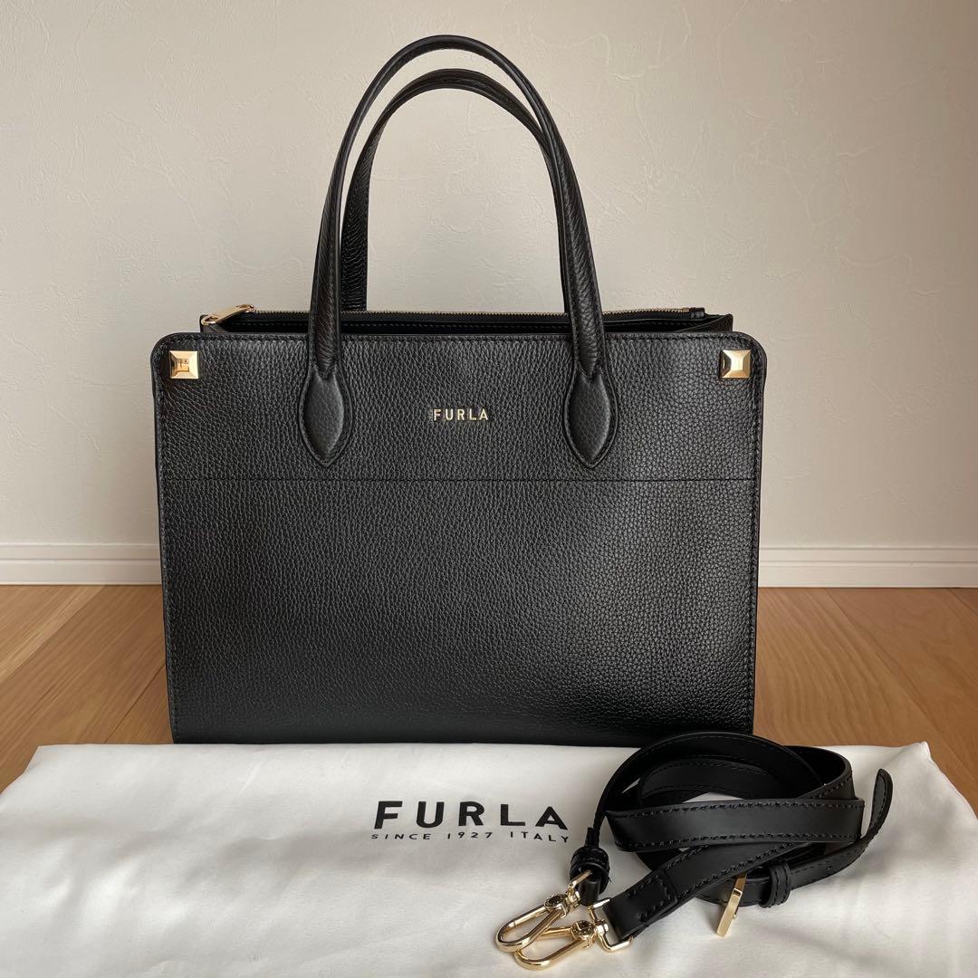 美品フルラ レザー2WAY ショルダーバッグ 現行ロゴ 黒