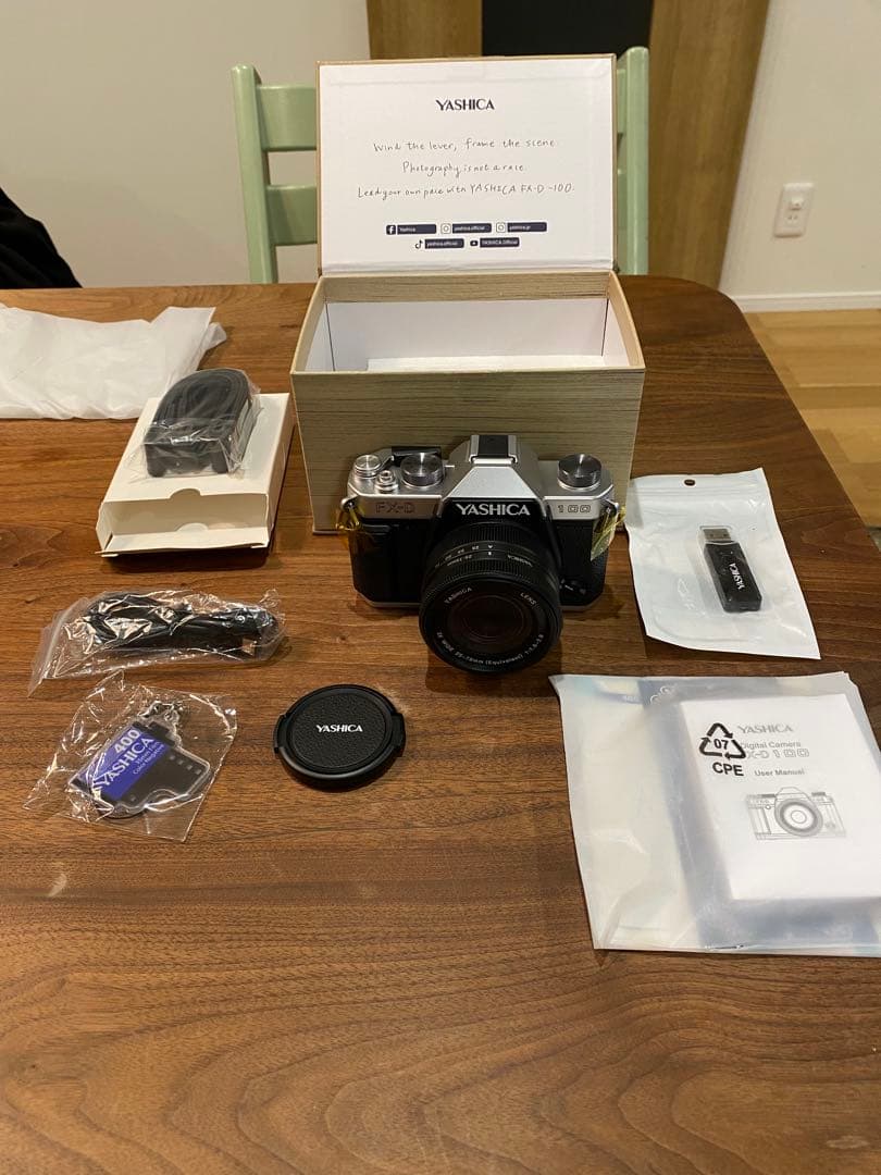 YASHICA FX-D100デジタルカメラ 28mmレンズ付　ほぼ新品