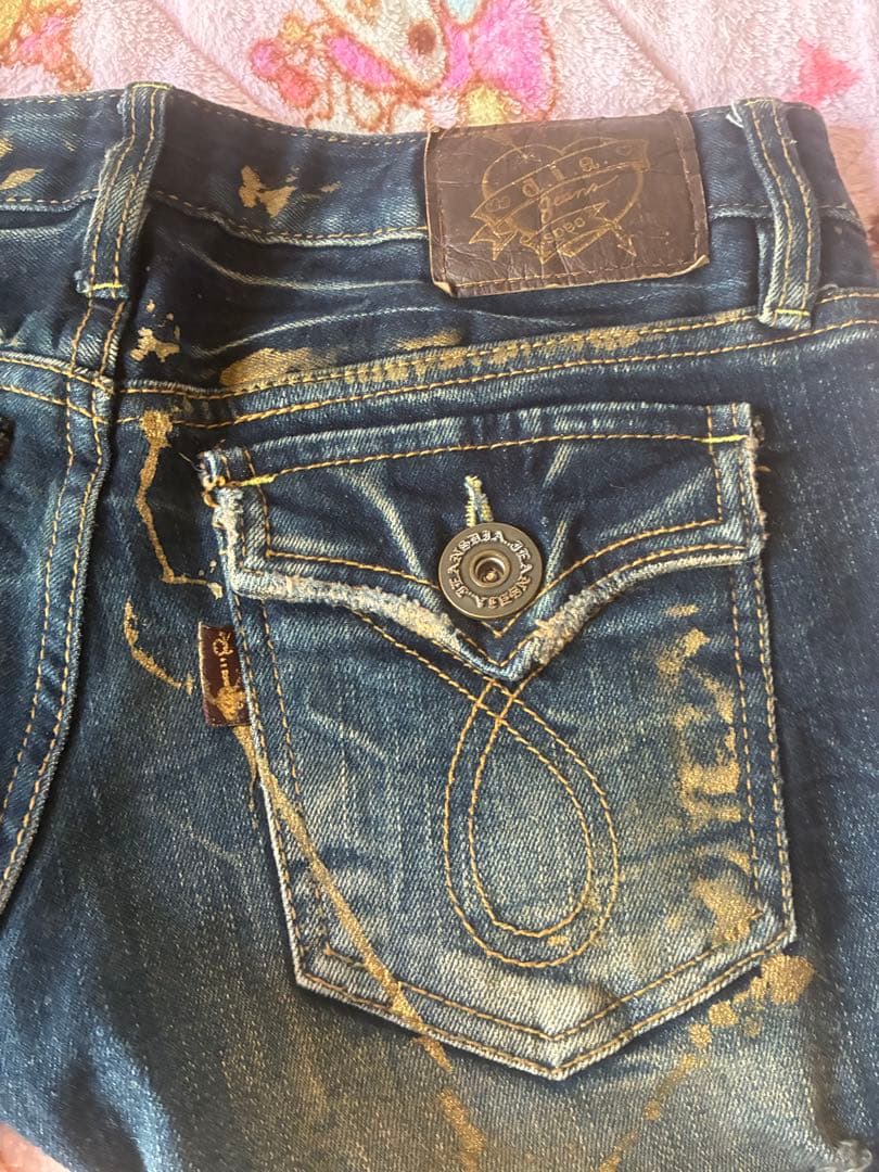 d.i.a.ダメージ加工ダークブルーデニムパンツ