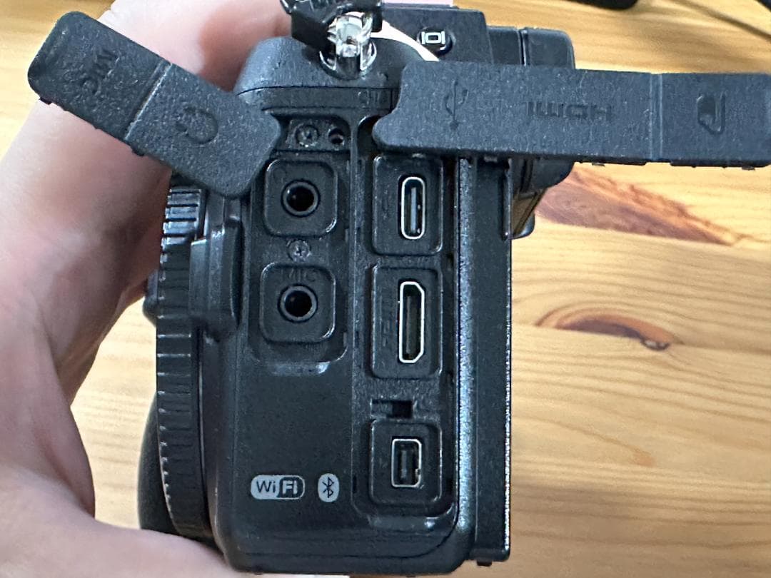 Nikon Z5 ミラーレス一眼 カメラ 本体（３年落ち）