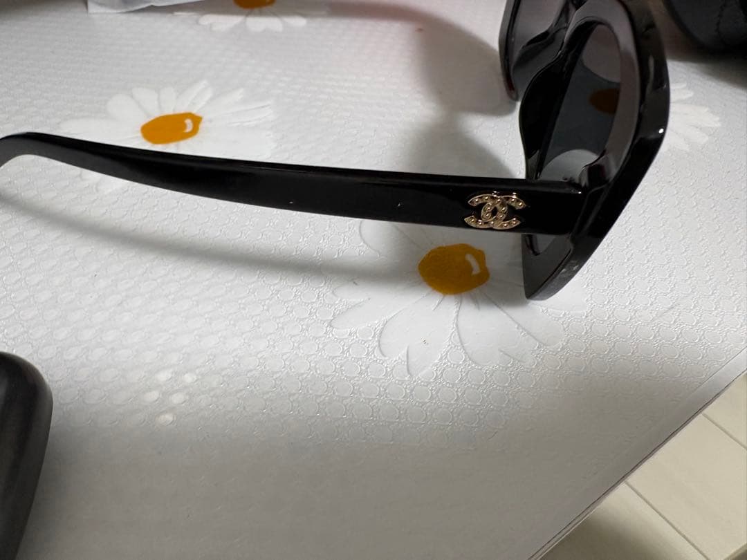 Chanel キャットアイサングラス ブラック