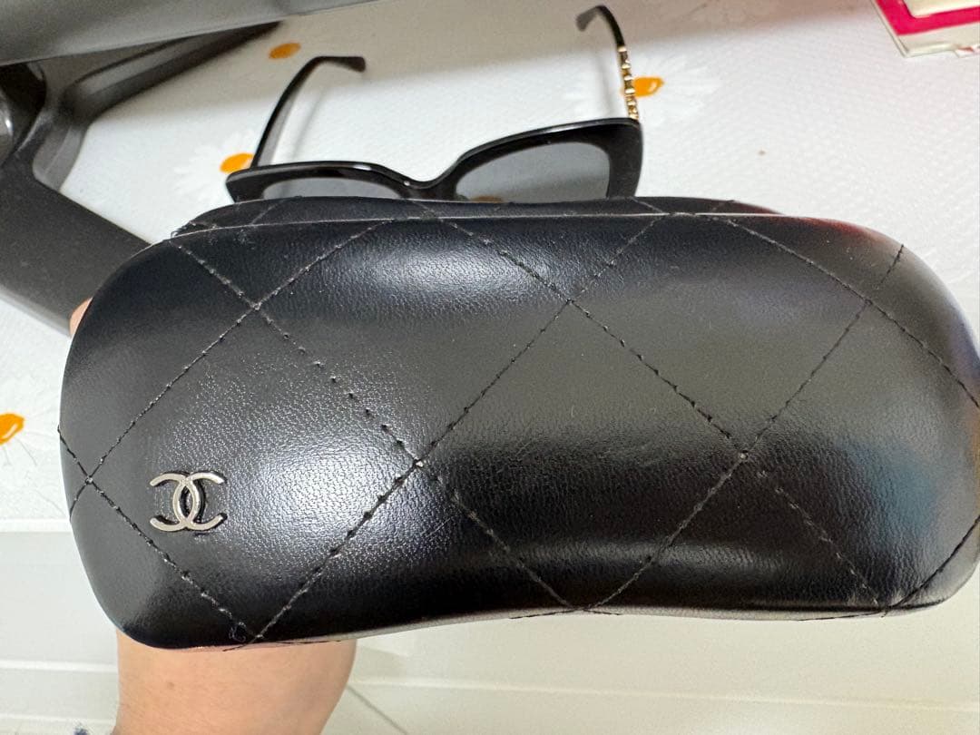 Chanel キャットアイサングラス ブラック