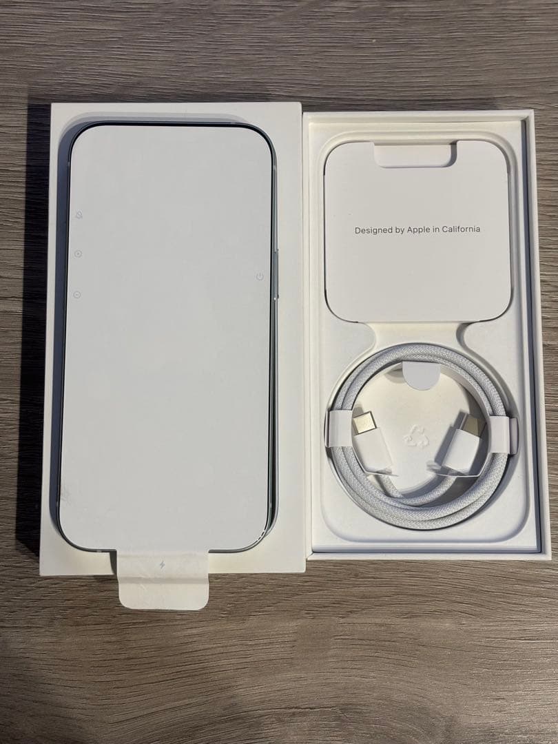 新品未使用　iPhone15 128GB ブルー