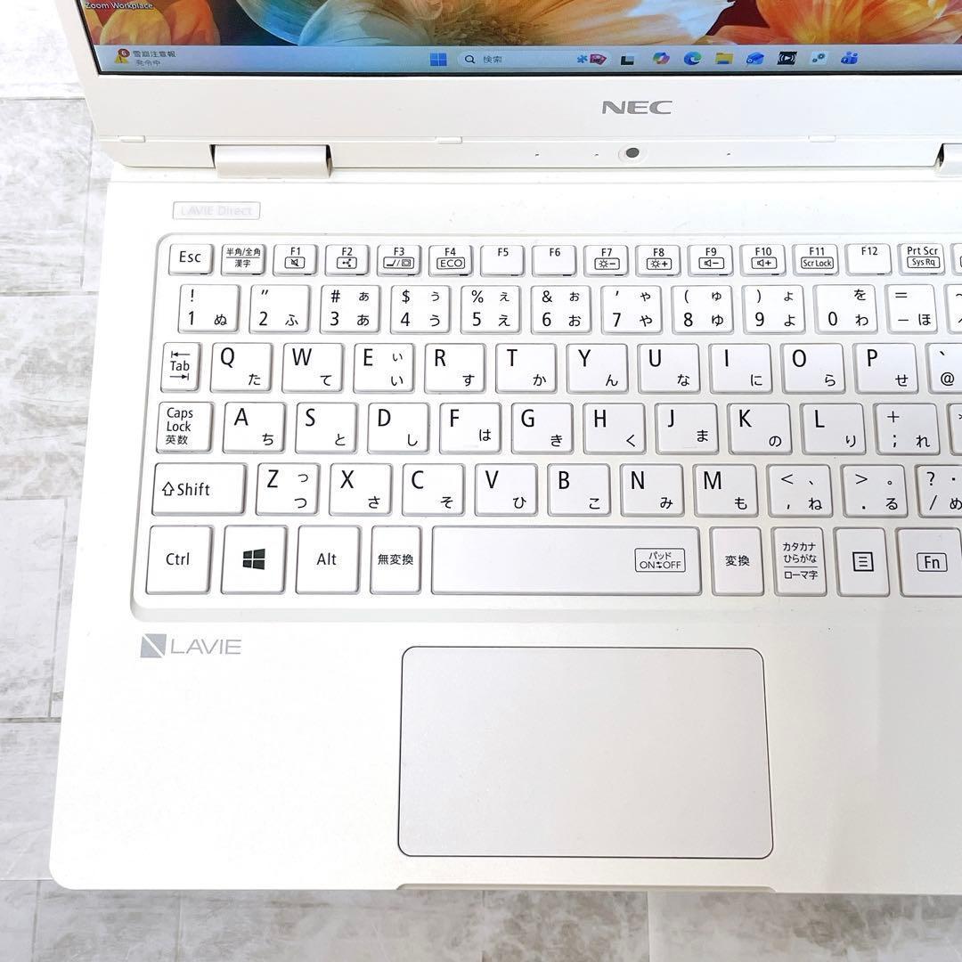 美品✨薄型軽量✨持ち運びに‼️ノートパソコン✨SSD カメラ フルHD A4