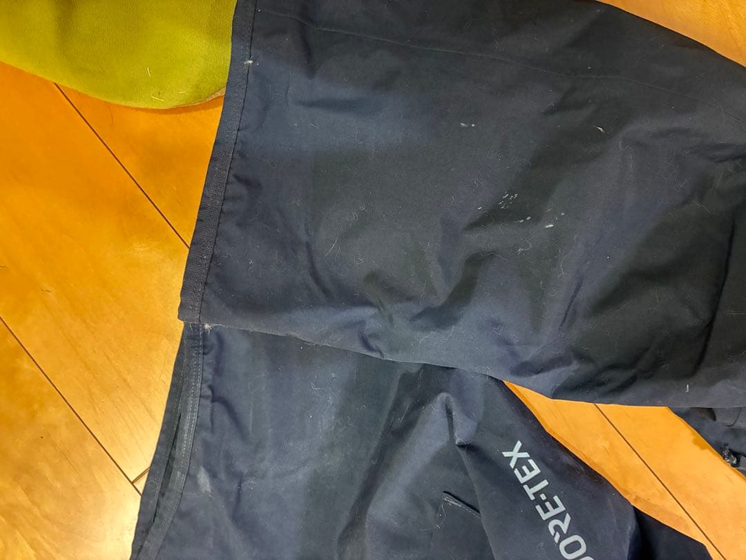 [ak] BURTON スノーボードウェアMサイズ、パンツＳサイズ　上下セット