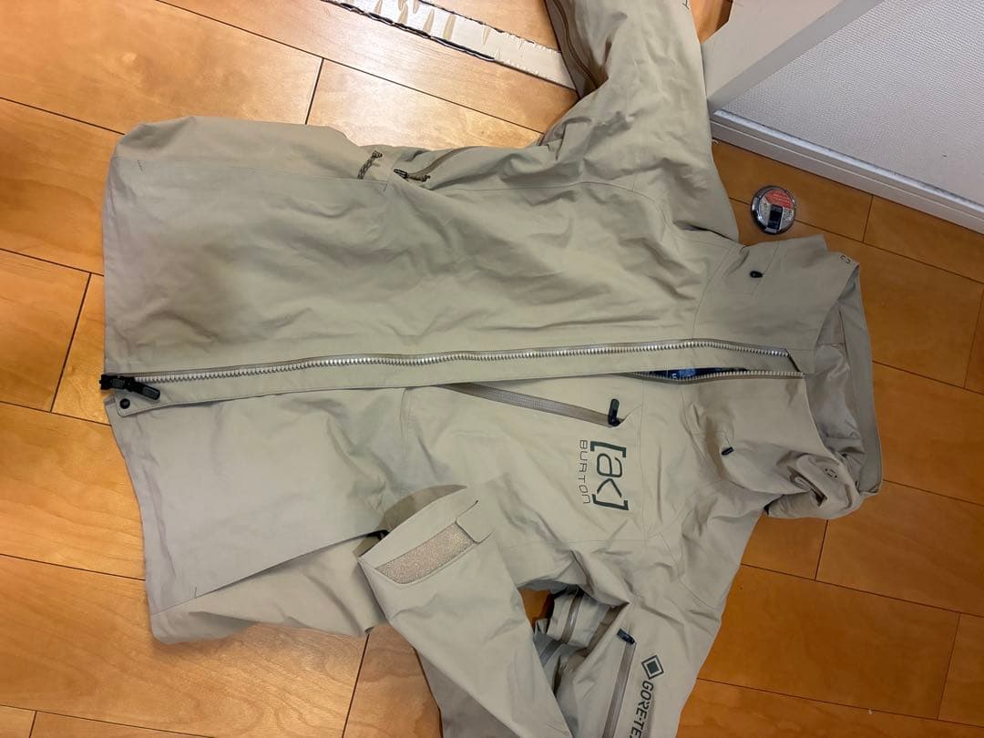 [ak] BURTON スノーボードウェアMサイズ、パンツＳサイズ　上下セット