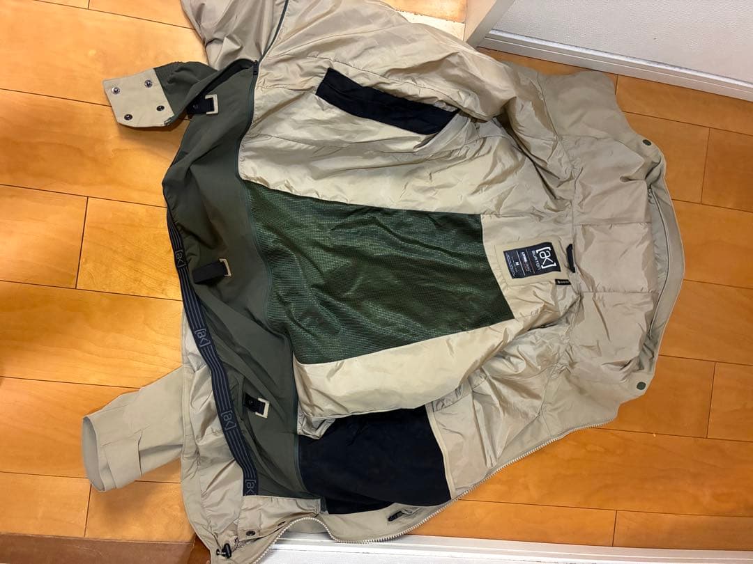 [ak] BURTON スノーボードウェアMサイズ、パンツＳサイズ　上下セット