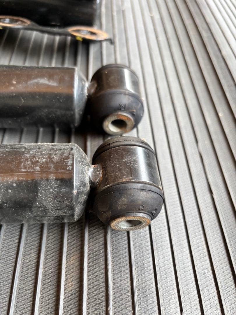 N-BOXカスタム JF4 新車外しサスペンション