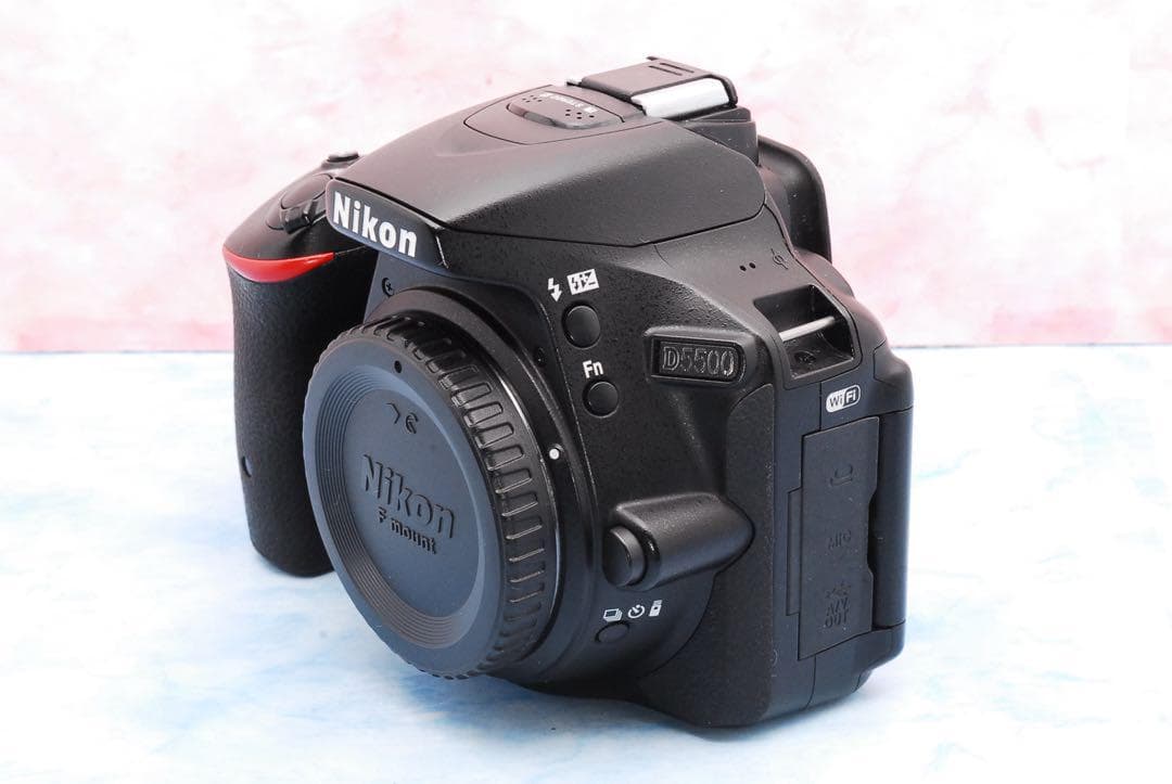 ニコン D5500★Wi-Fi搭載★一眼レフカメラ★手ぶれ補正レンズ