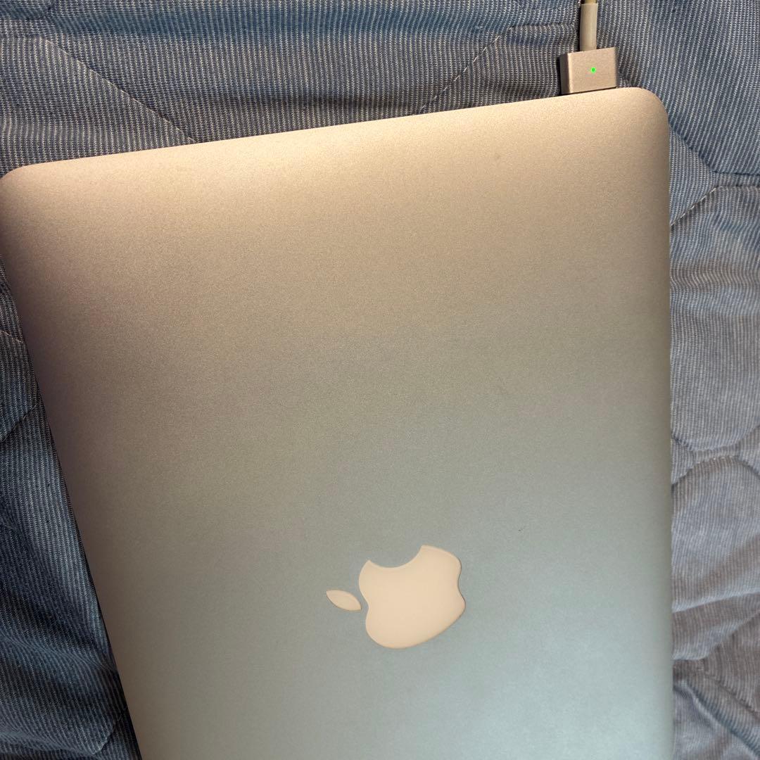 MacBook Air 11インチ 2015年製 綺麗 充電器付