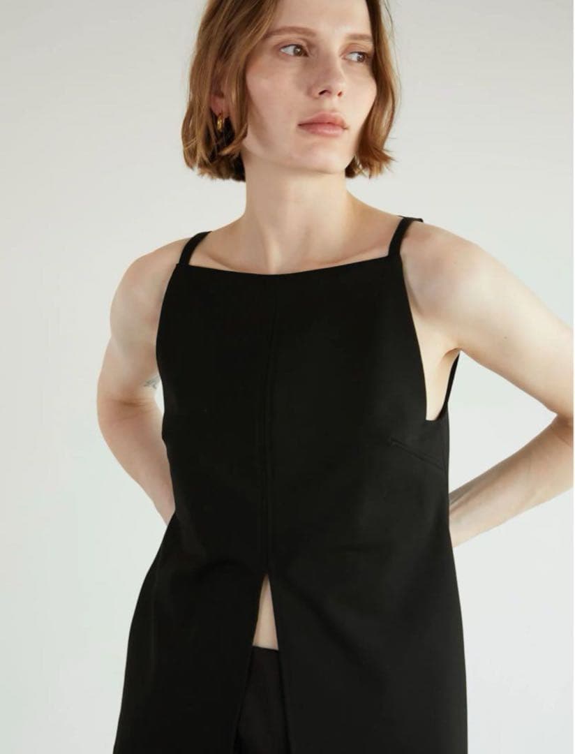 トップス la peau de gem. front cut tops