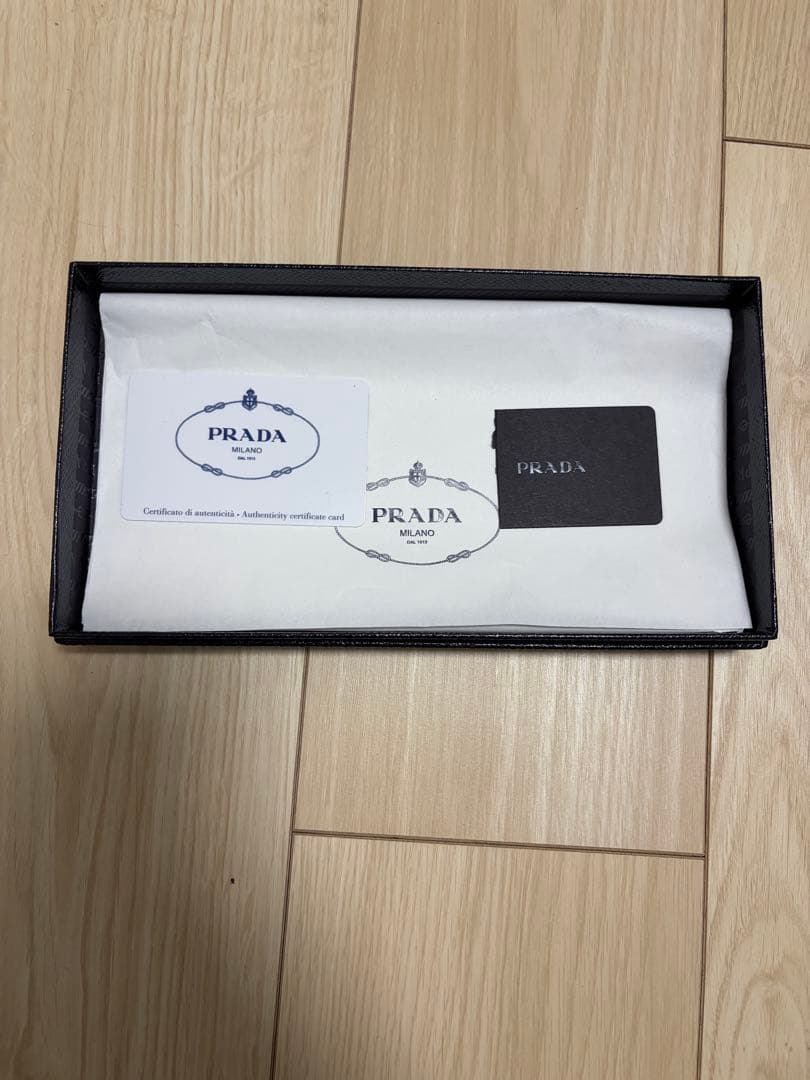 PRADA ブラック 長財布