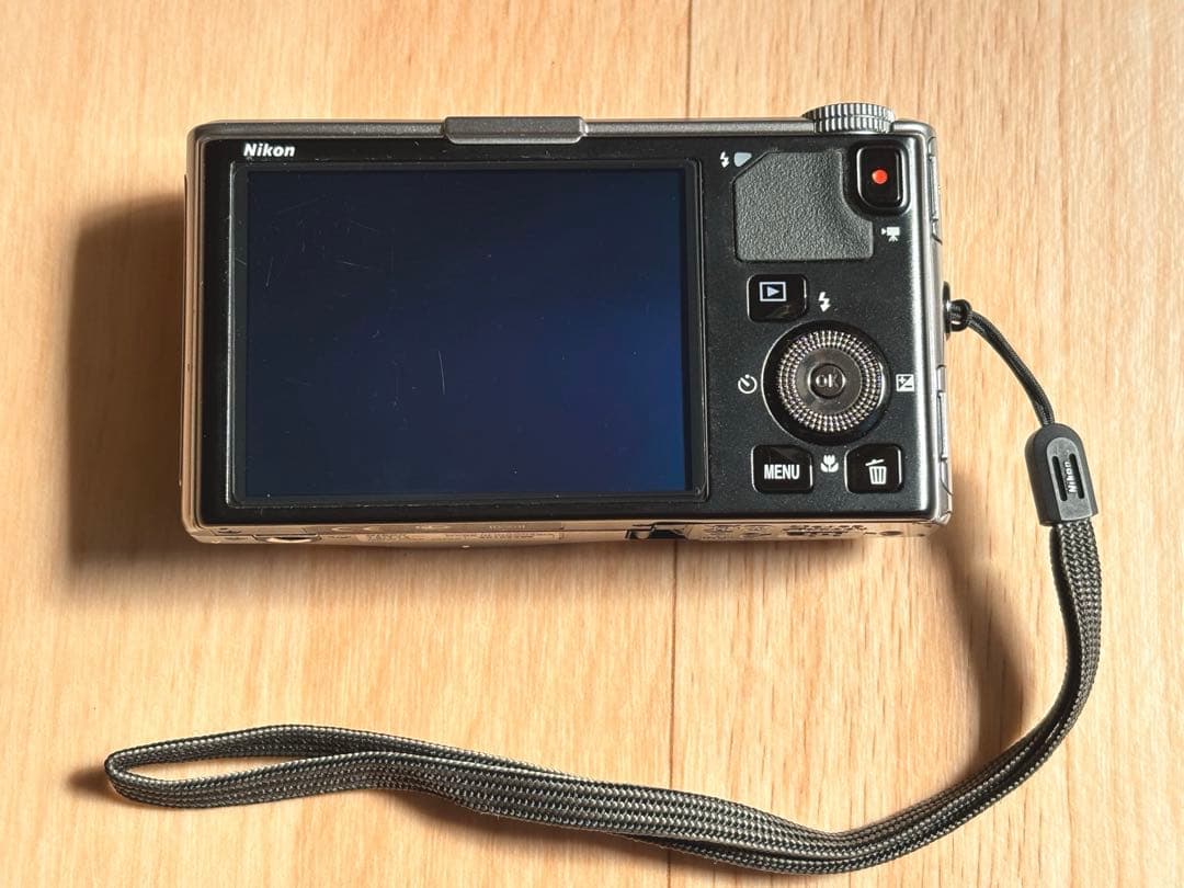 Nikon COOLPIX S9500 デジタルカメラ　コンデジ