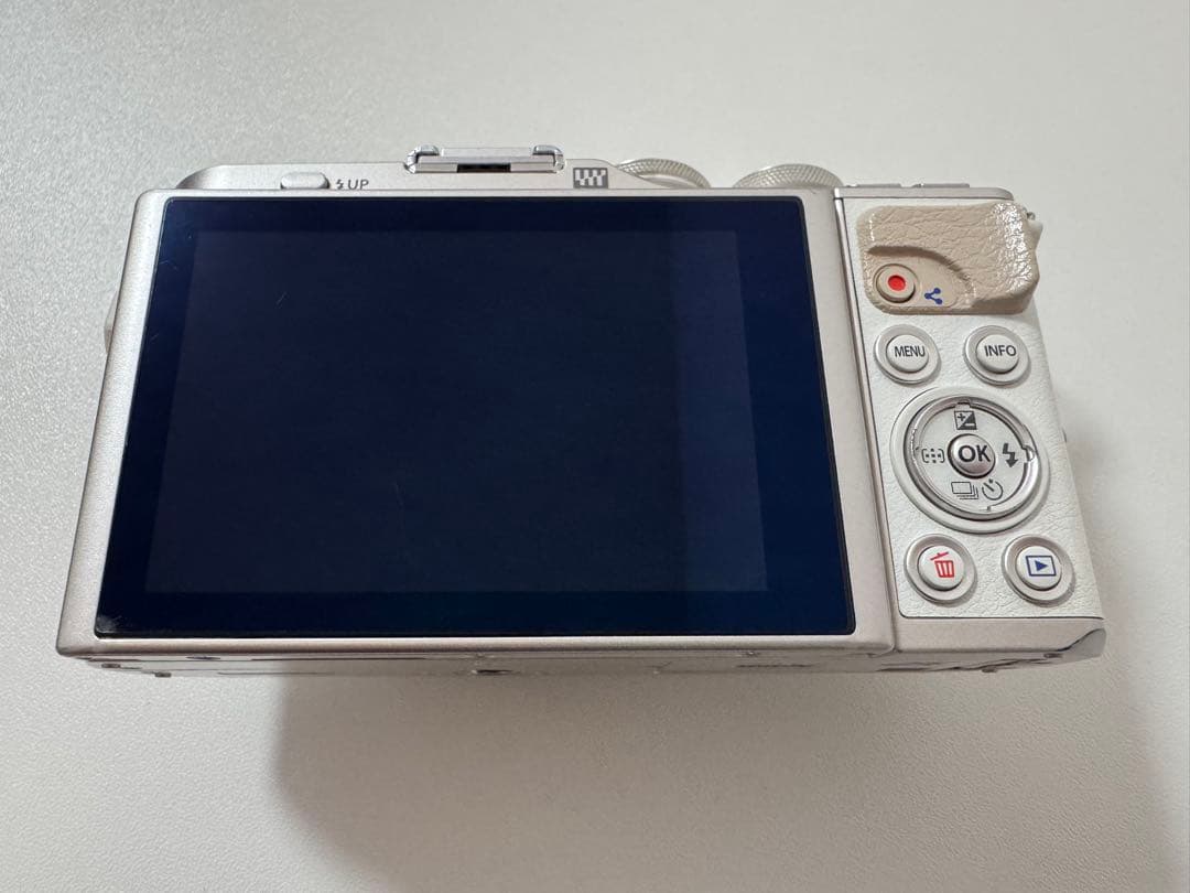 OLYMPUS E-PL9 Wズームキット　ホワイト