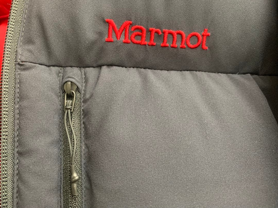 ジ*ン様 Marmot フード付きダウンジャケット 黒×赤