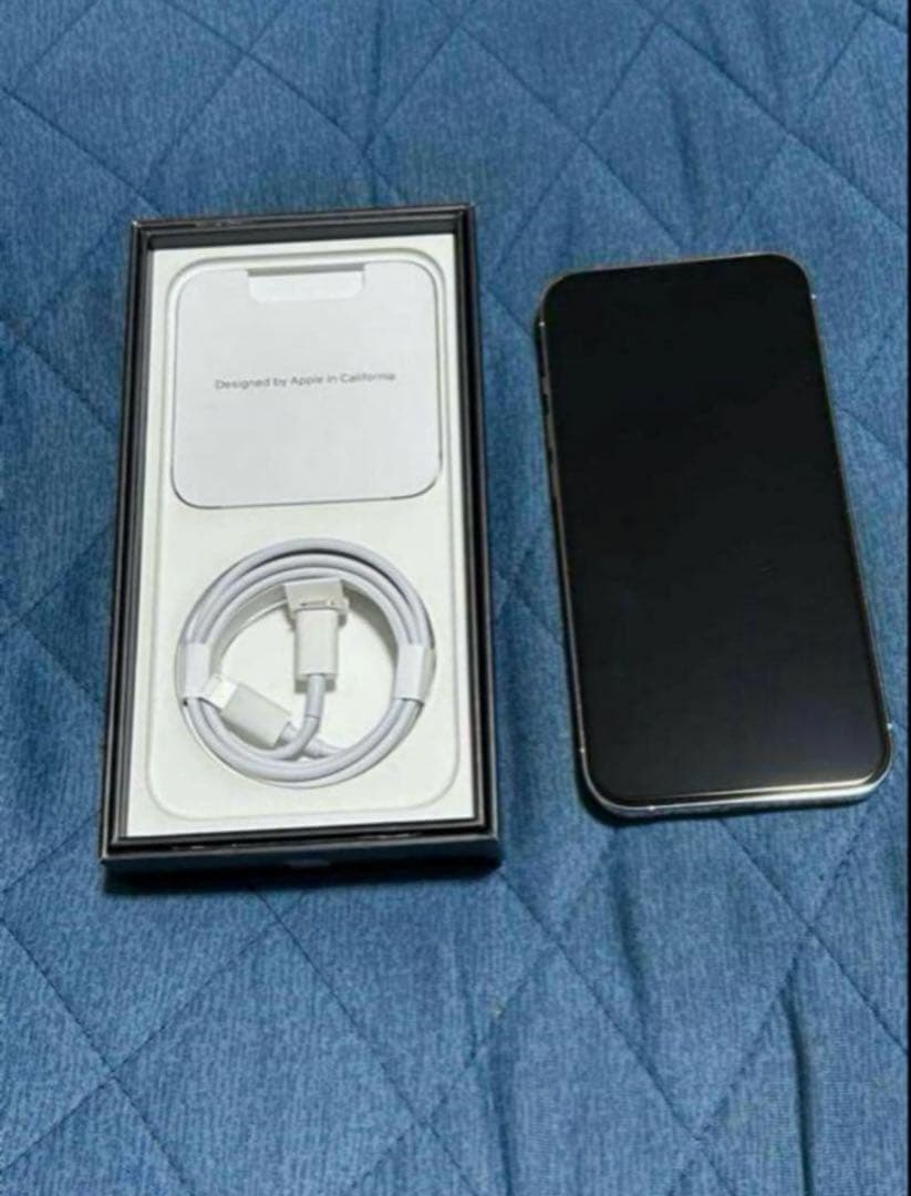 【イト】iPhone13 pro 256GB シルバー