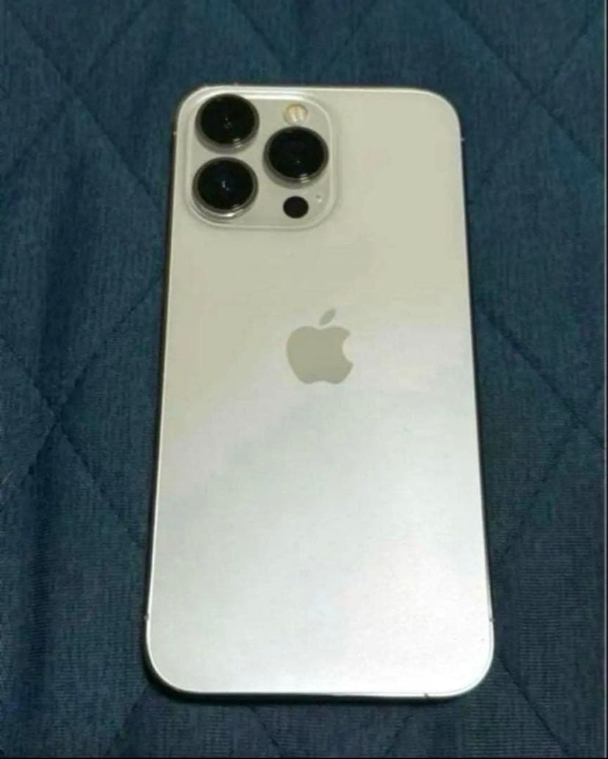 【イト】iPhone13 pro 256GB シルバー