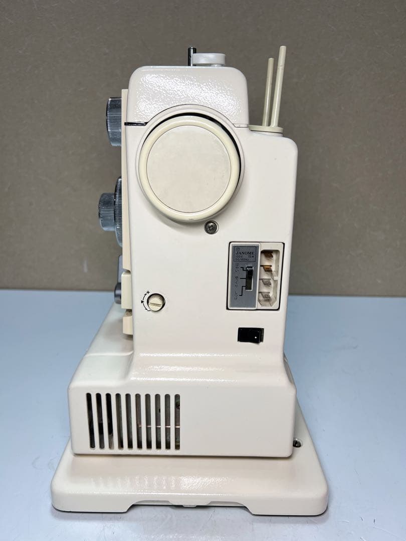 ジャノメ エクセル.フリーモーション刺繍もできるレトロミシン 815