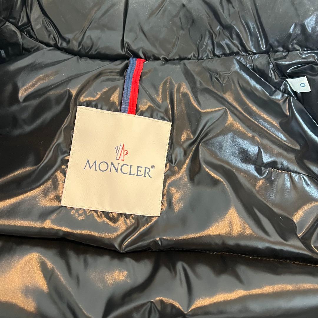 Moncler 黒 ダウンベスト